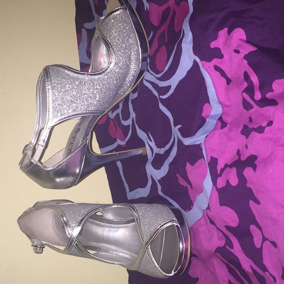 Heels - Picture 3 of 3